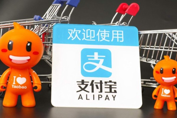 社交APP日引几千男粉的另类玩法